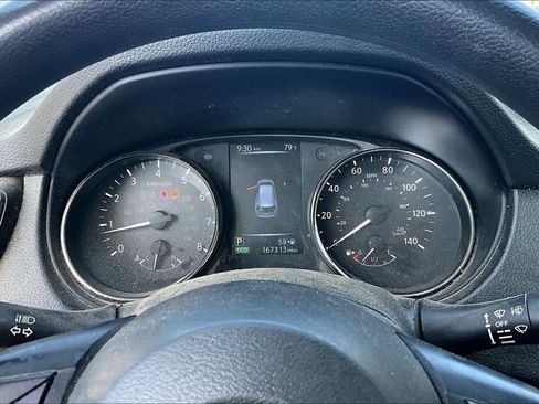 Used 2017 Nissan Rogue S AWD/4WD image 12