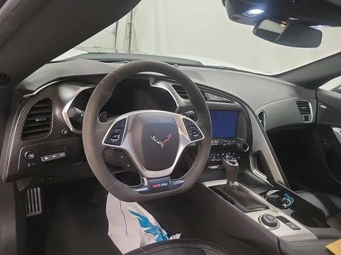 Used 2018 Chevrolet Corvette Z06 RWD image 5