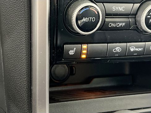 Used 2022 Subaru Ascent Limited w/ Technology Package image 21