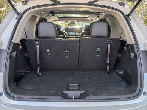 Used 2025 Honda Pilot Touring image 19