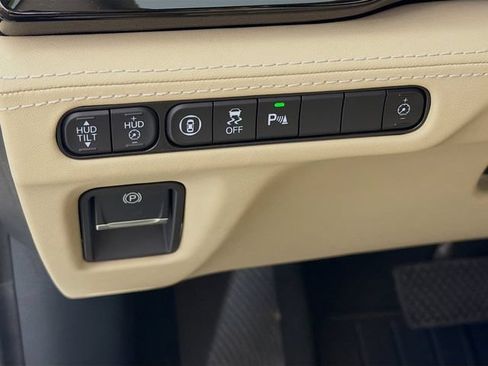 Used 2024 Acura MDX SH-AWD w/ Advance Package image 12