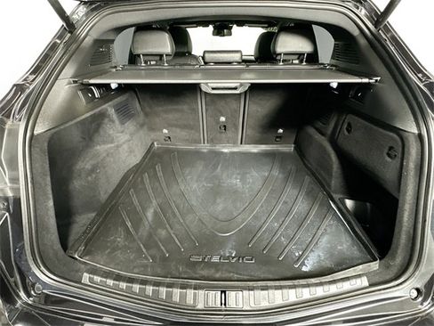 Used 2023 Alfa Romeo Stelvio Veloce image 32