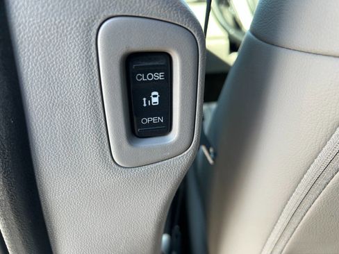 Used 2014 Honda Odyssey EX-L image 18