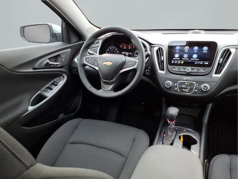 Used 2025 Chevrolet Malibu RS image 11