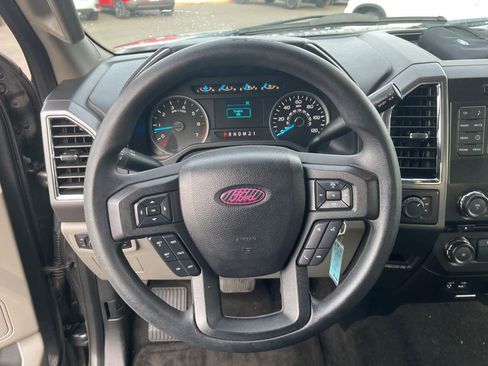 Used 2015 Ford F150 XLT image 14