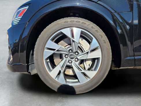 Used 2022 Audi e-tron Premium Plus w/ Premium Plus Package image 14