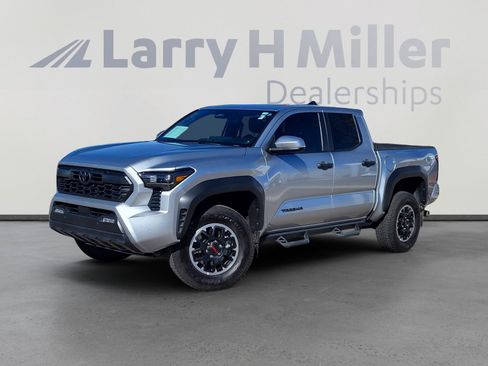 Certified 2024 Toyota Tacoma TRD Off-Road image 1