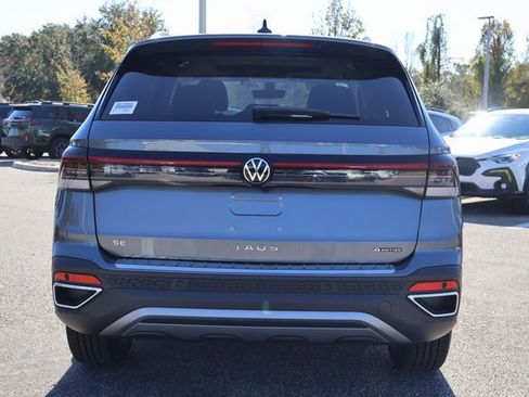 New 2026 Volkswagen Taos SE image 6