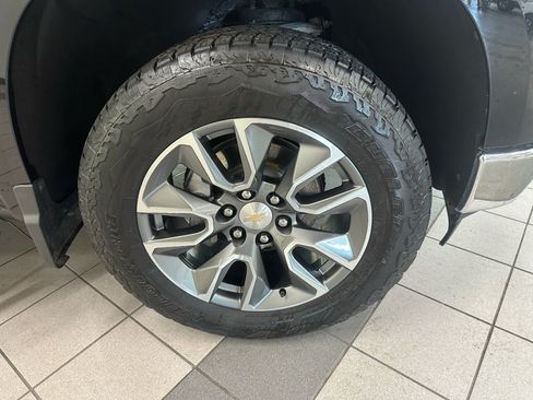 Certified 2024 Chevrolet Silverado 1500 LT AWD/4WD image 14