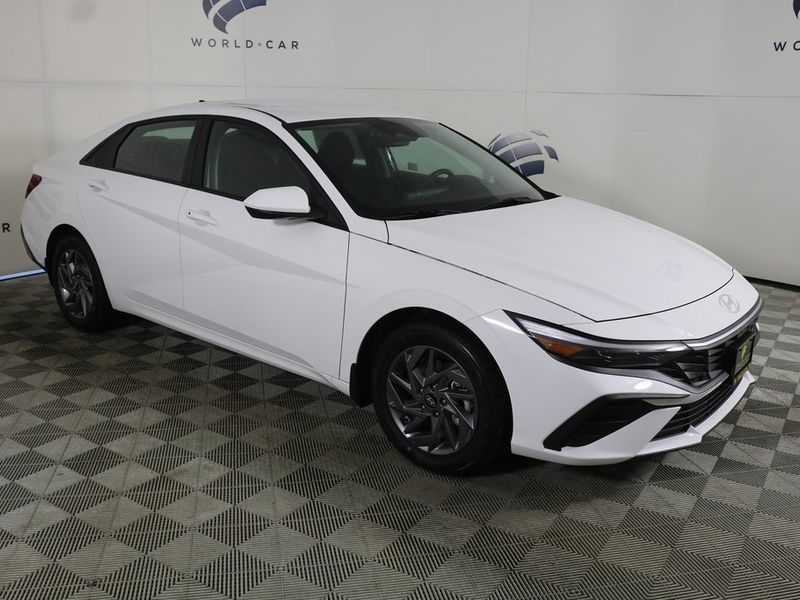 Certified 2024 Hyundai Elantra SEL image 1
