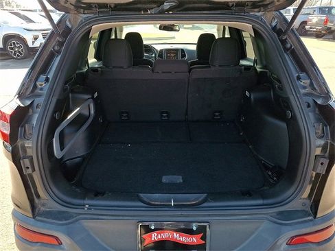 Used 2015 Jeep Cherokee Latitude w/ Cold Weather Group image 21