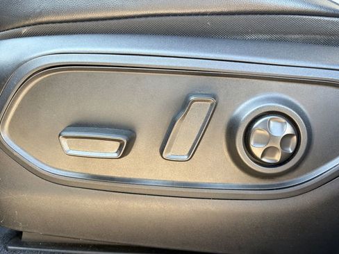 Used 2022 Jeep Grand Cherokee L Limited image 15