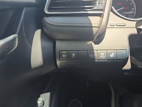 Used 2020 Toyota Camry XLE AWD/4WD image 18