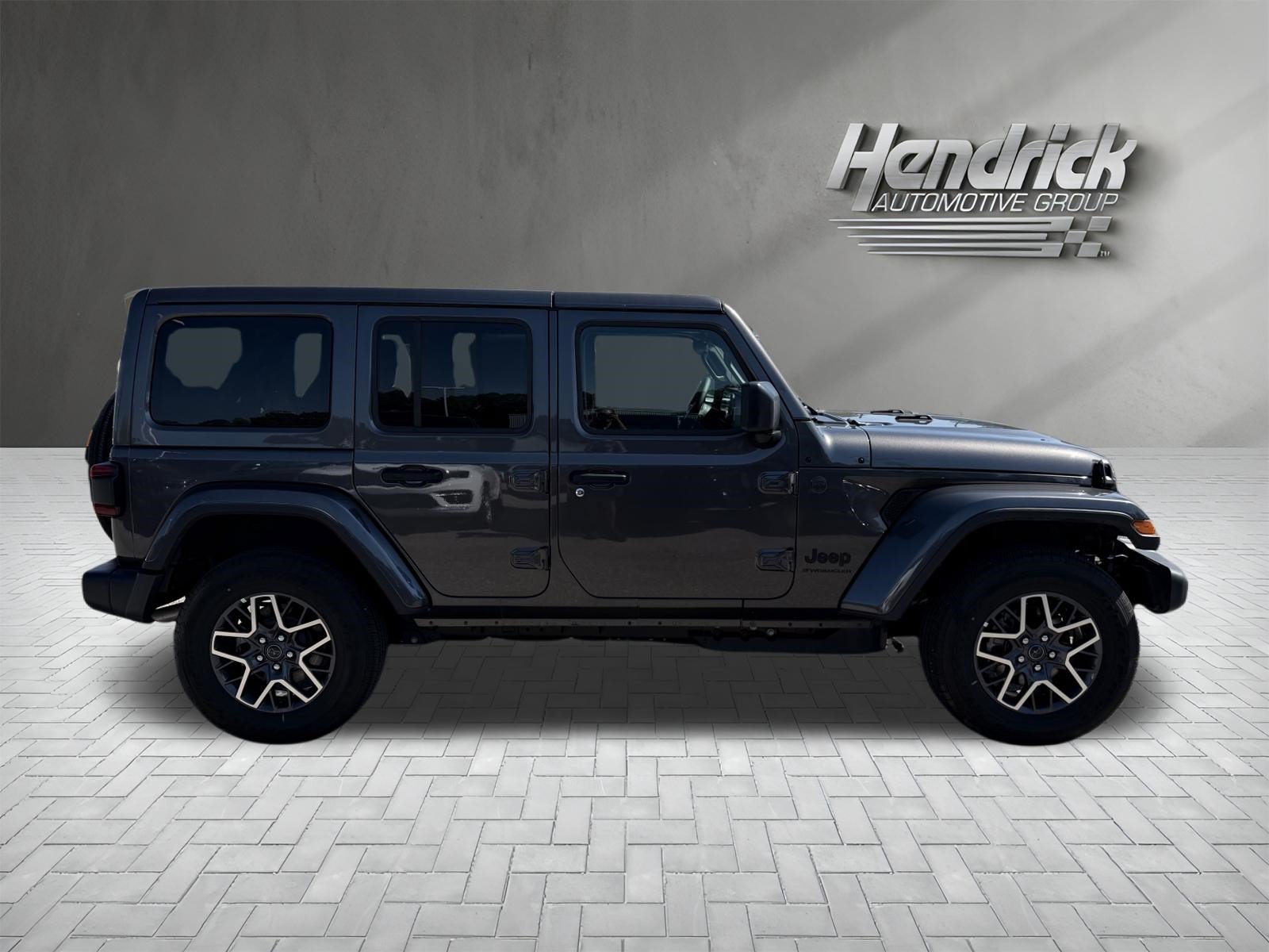 Used 2026 Jeep Wrangler Unlimited Sahara AWD/4WD image 10