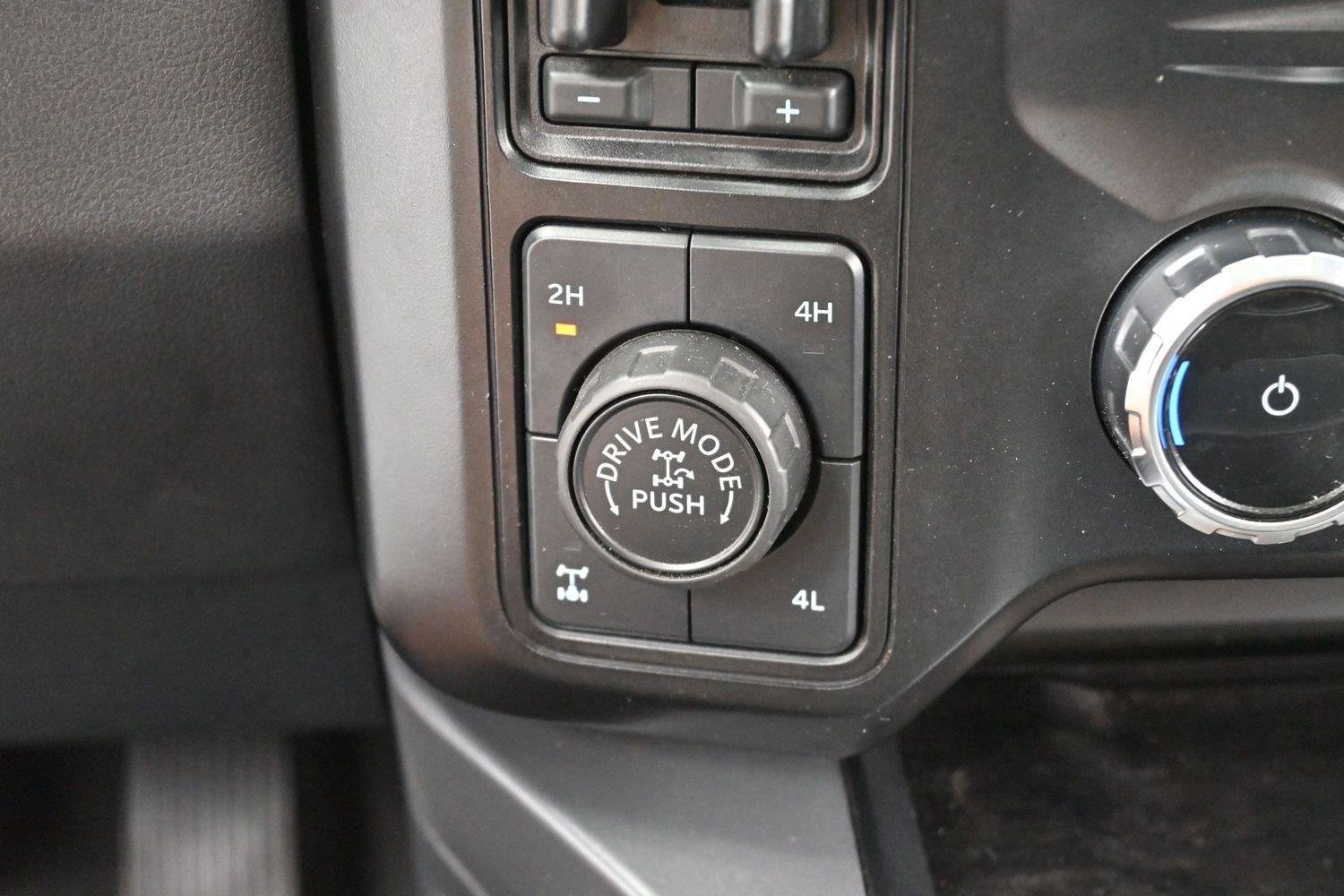 Used 2024 Ford F250 Lariat w/ Lariat Ultimate Package AWD/4WD image 26