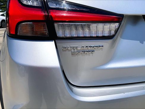 Used 2024 Mitsubishi Outlander Sport SE AWD/4WD image 32