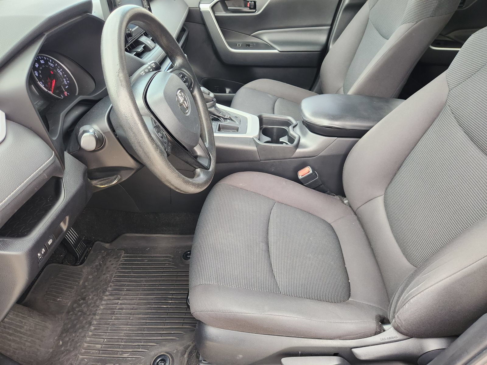 Used 2021 Toyota RAV4 LE FWD image 16