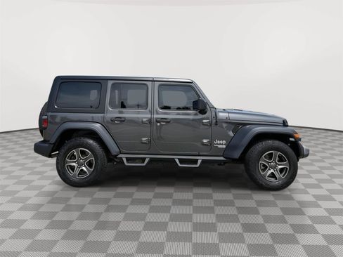 Used 2018 Jeep Wrangler Unlimited Sport S AWD/4WD image 7