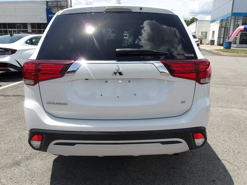 Used 2020 Mitsubishi Outlander AWD image 7