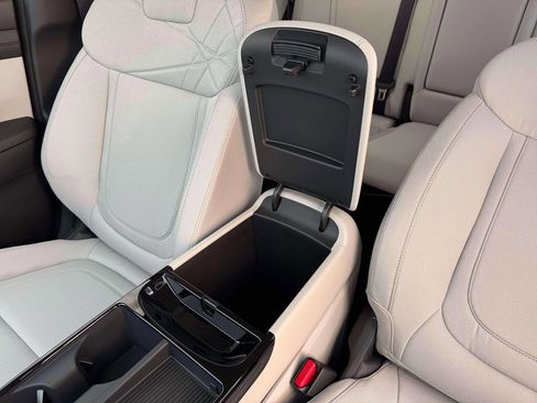 New 2026 Hyundai Tucson Blue SE image 18