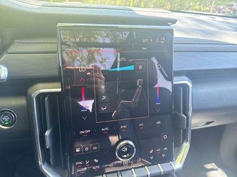 New 2026 GMC Acadia Elevation w/ Elevation Premium Package AWD/4WD image 15