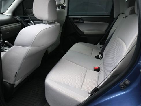 Used 2018 Subaru Forester 2.5i Premium w/ All-Weather Package image 23