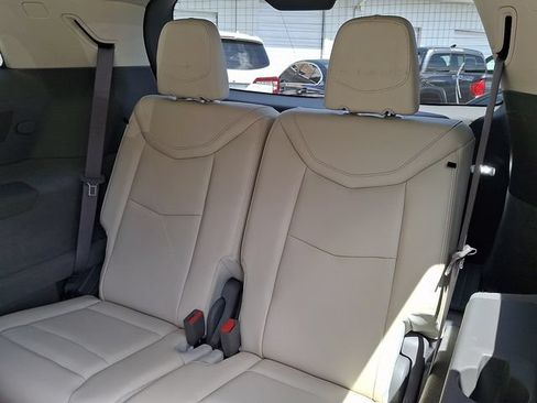 Certified 2024 Cadillac XT6 Premium Luxury w/ LPO, Floor Liner Package AWD/4WD image 8
