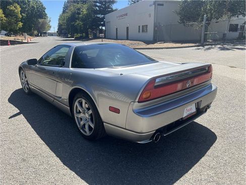 Used 2003 Acura NSX T RWD image 5