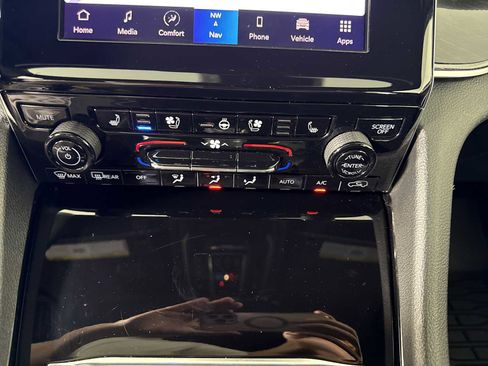 Used 2022 Jeep Grand Cherokee Trailhawk w/ Luxury Tech Group III image 16