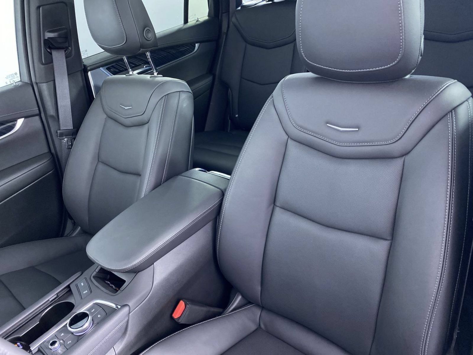 Certified 2024 Cadillac XT6 Premium Luxury w/ Technology Package FWD image 12