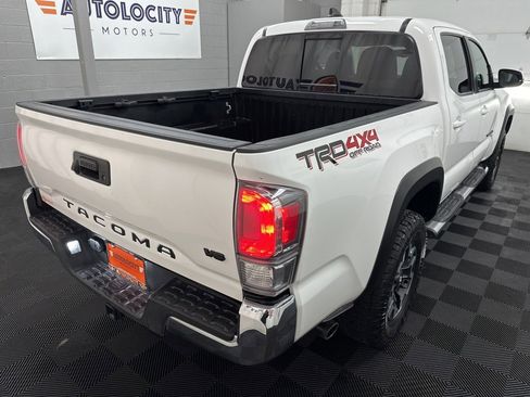 Used 2023 Toyota Tacoma TRD Off-Road w/ Black Out Package (TMS) image 9
