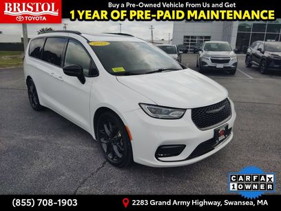 Used 2025 Chrysler Pacifica Limited