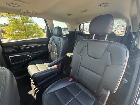Used 2022 Kia Telluride EX w/ EX Premium Package FWD image 8
