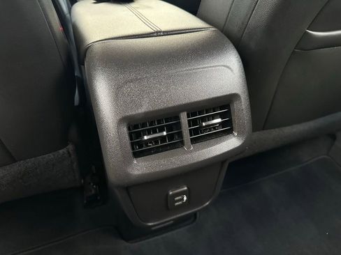 Used 2020 Chevrolet Equinox Premier FWD image 23
