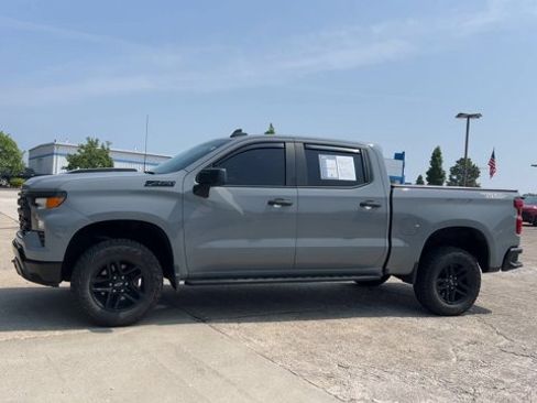 Used 2024 Chevrolet Silverado 1500 Custom Trail Boss w/ LPO, Dark Essentials Package AWD/4WD image 5