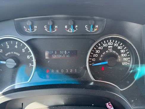 Used 2014 Ford F150 XLT RWD image 2