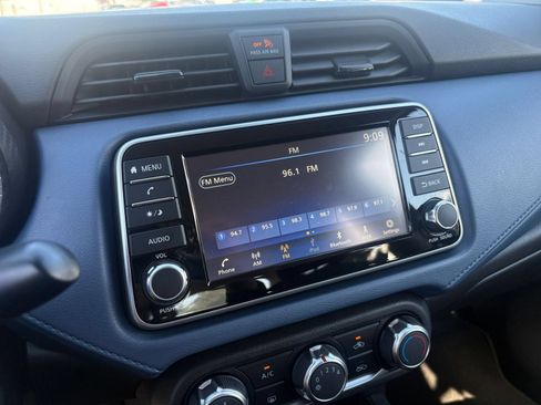 Used 2025 Nissan Versa SV FWD image 20