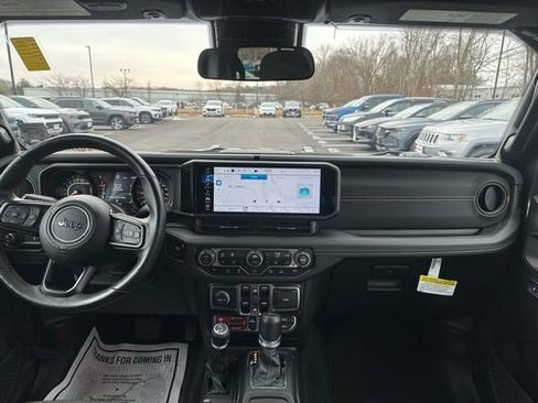 Used 2024 Jeep Gladiator Mojave w/ Safety Group image 28