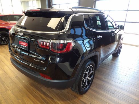 Used 2024 Jeep Compass Limited AWD/4WD image 6