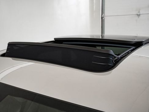 New 2026 Porsche Macan AWD/4WD image 15