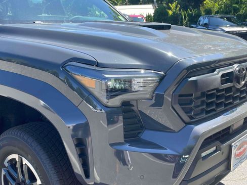 New 2026 Toyota Tacoma TRD Sport w/ TRD Sport Upgrade Package AWD/4WD image 9