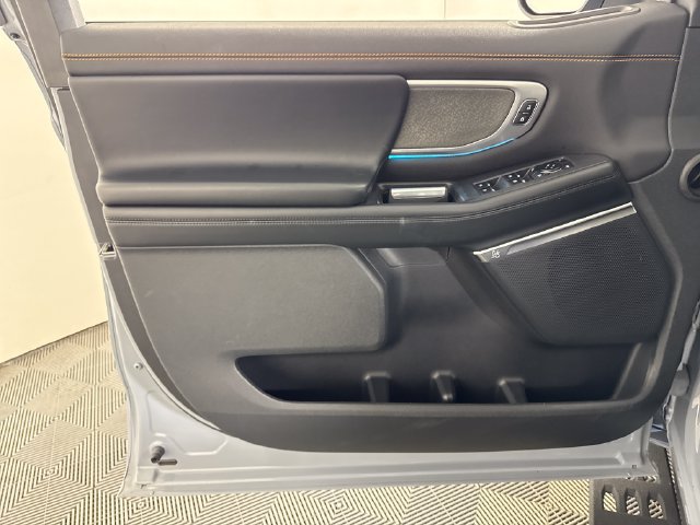 Used 2025 Ford Expedition Tremor AWD/4WD image 31