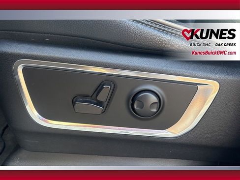 Used 2024 RAM 1500 Laramie image 11