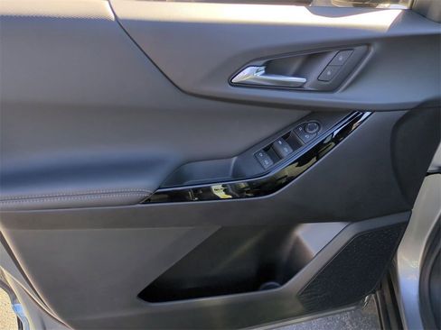 New 2025 Chevrolet Equinox LT w/ Safety and Technology Package image 21