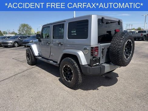 Used 2016 Jeep Wrangler Unlimited Sahara w/ Dual Top Group image 9