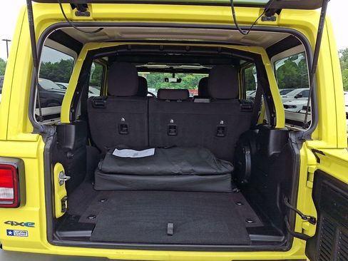 Used 2023 Jeep Wrangler Unlimited w/ Cold Weather Group AWD/4WD image 31