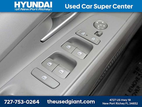 Certified 2024 Hyundai Elantra SEL FWD image 24
