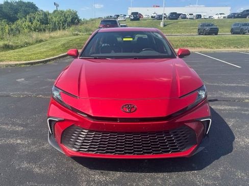 Used 2025 Toyota Camry SE w/ Multimedia Upgrade Package AWD/4WD image 8