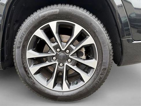 Used 2022 Jeep Grand Cherokee L Overland w/ Advanced Protech Group III image 9