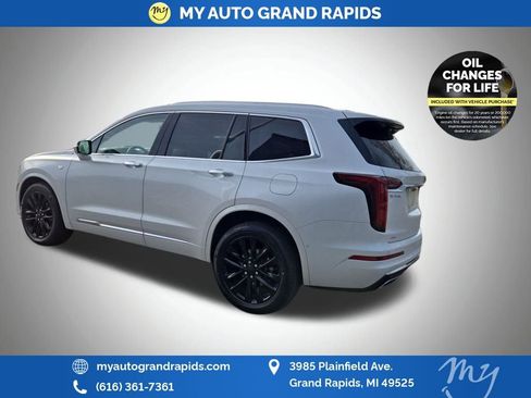 Used 2022 Cadillac XT6 Premium Luxury w/ Technology Package image 10